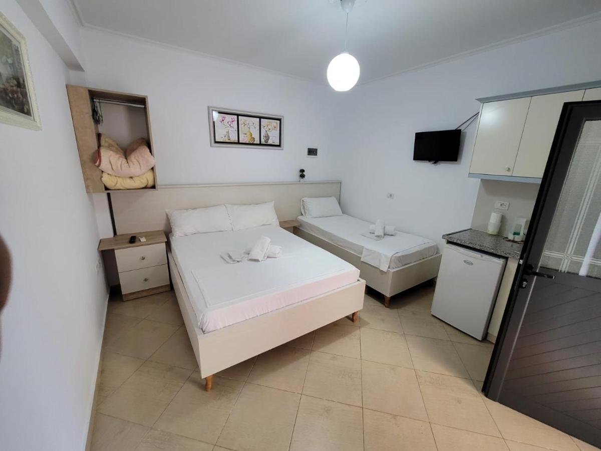 Amber Apartments Sarandë Buitenkant foto
