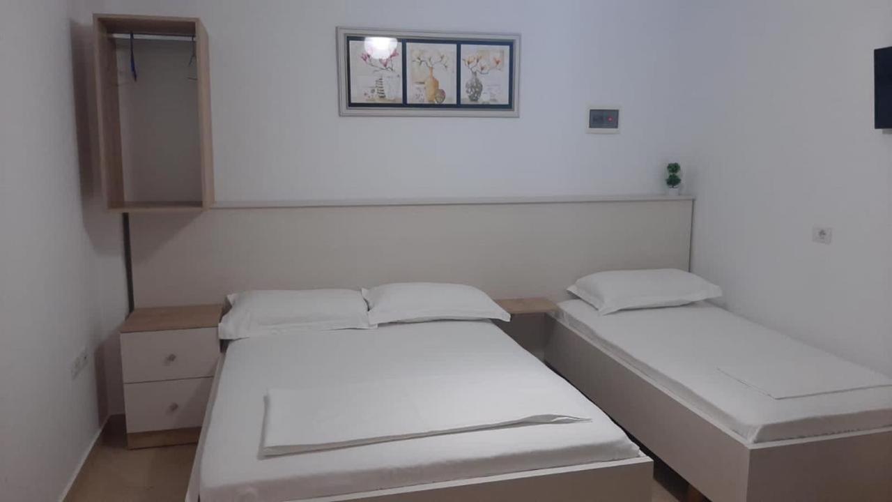 Amber Apartments Sarandë Buitenkant foto