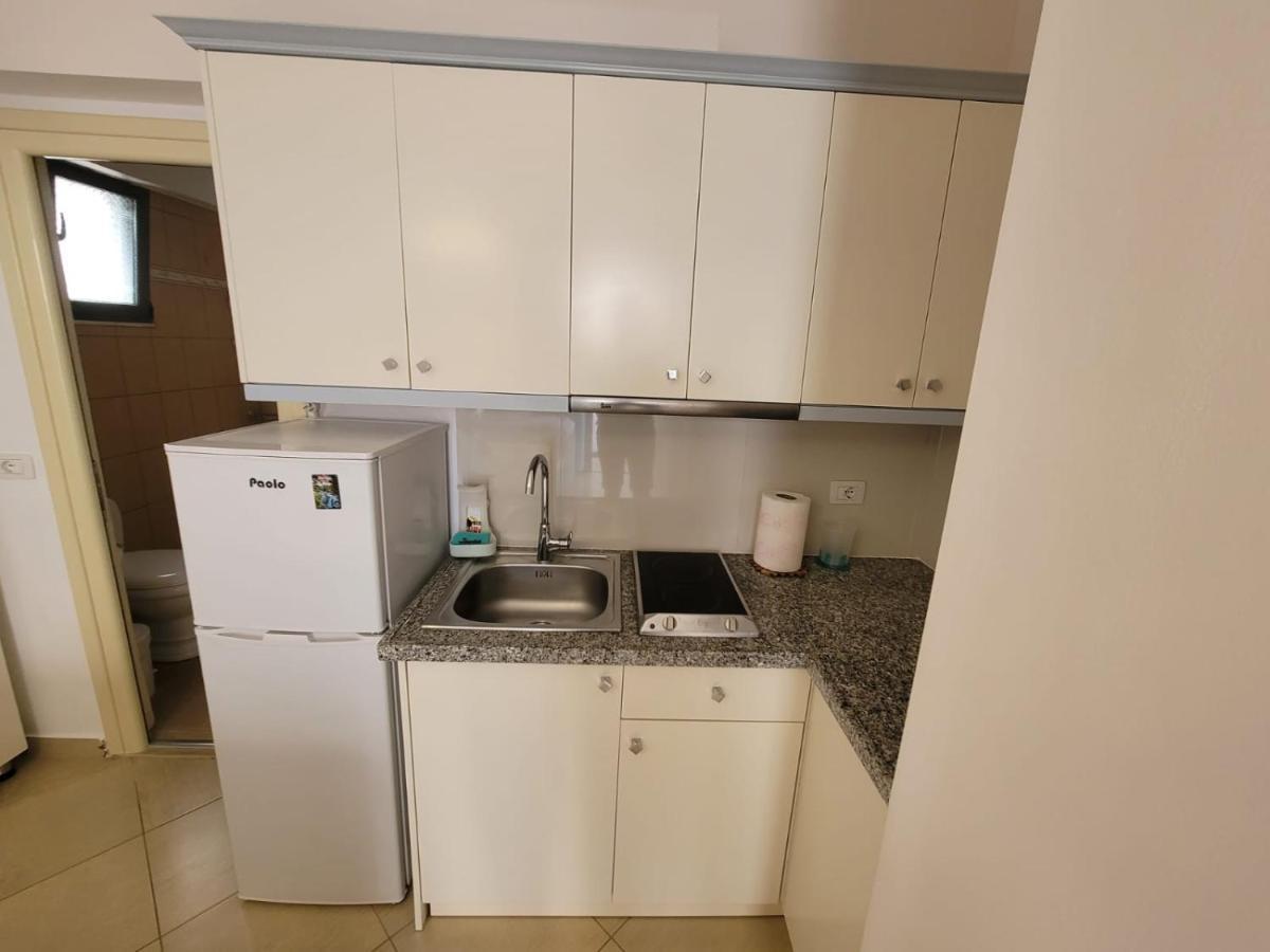 Amber Apartments Sarandë Buitenkant foto