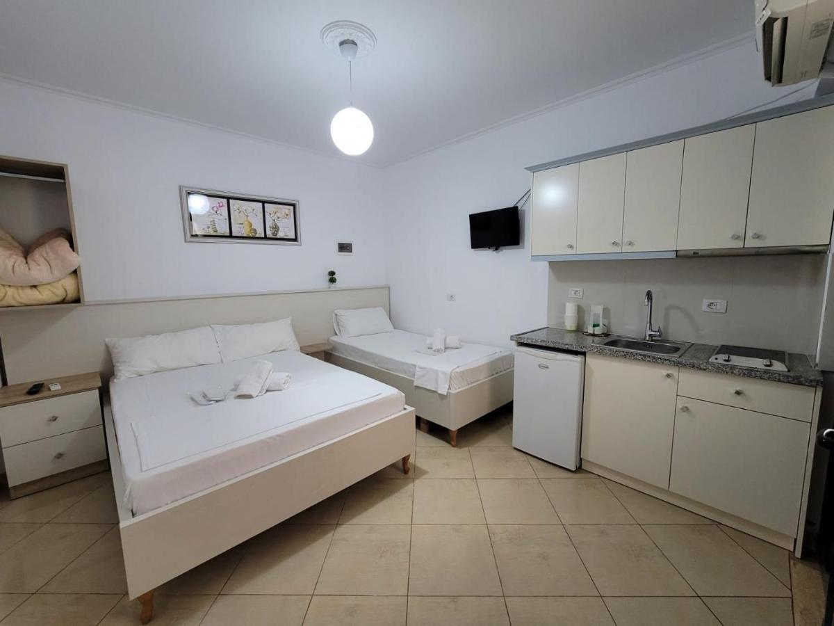 Amber Apartments Sarandë Buitenkant foto