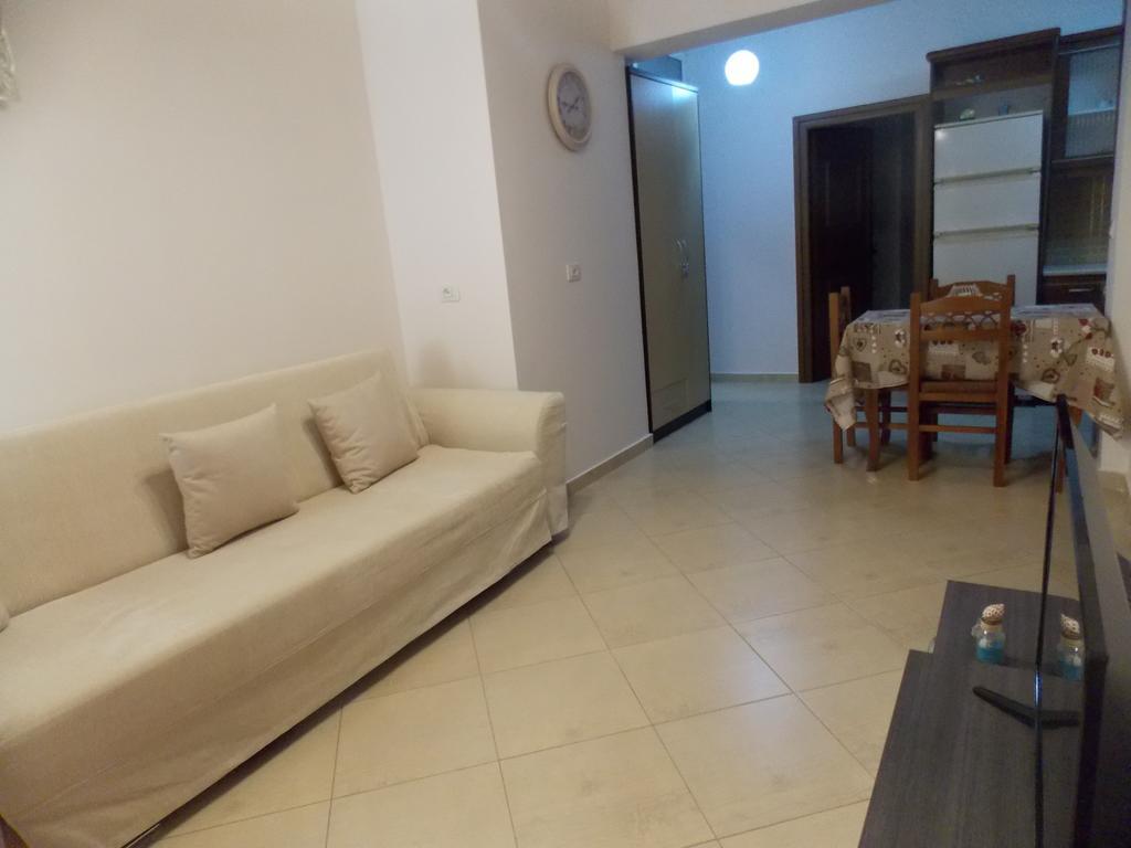 Amber Apartments Sarandë Buitenkant foto