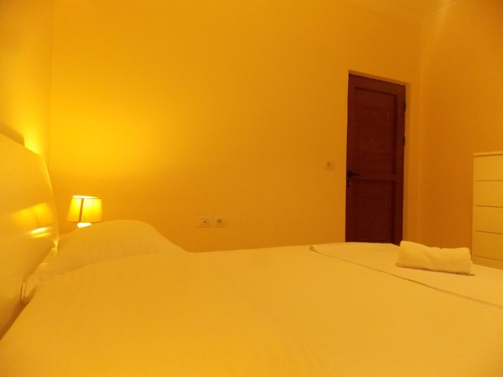 Amber Apartments Sarandë Buitenkant foto