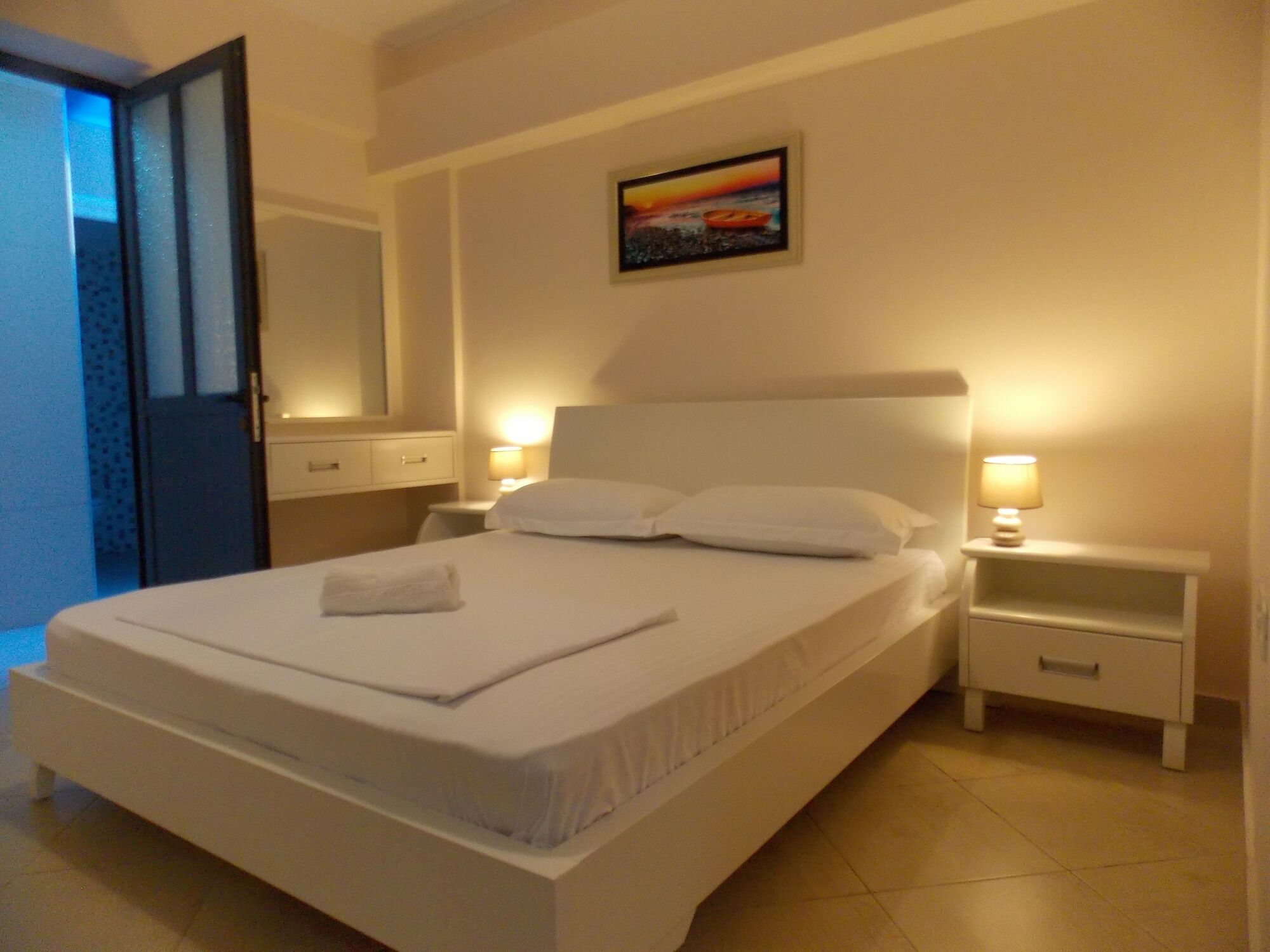 Amber Apartments Sarandë Buitenkant foto